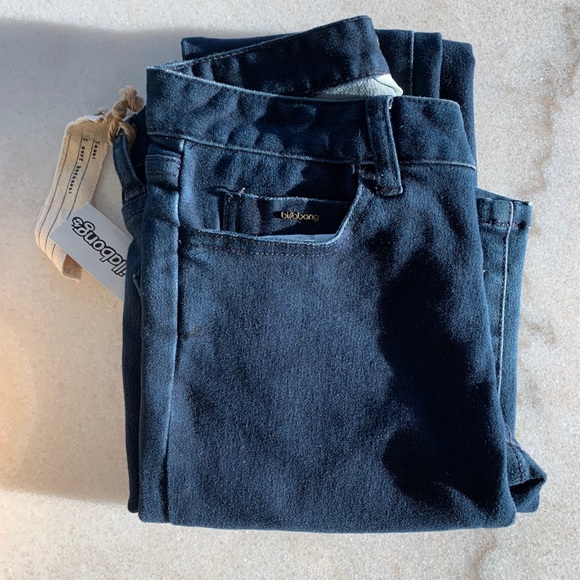 Billabong straight leg low rise jeans. - Picture 6 of 7